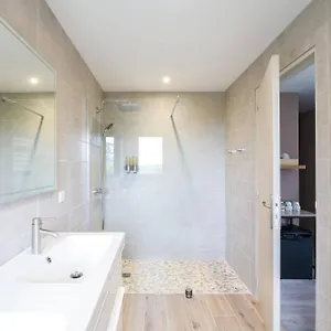 le-petit-rocher.hotels-rhonealpes.com/