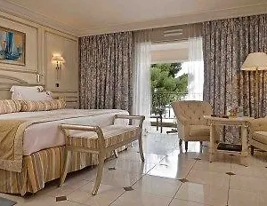 le-club-de-cavaliere-and-spa.fr-provencehotel.com/